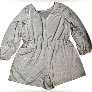 BCBG París Silver Romper XXL Sparkly No Belt